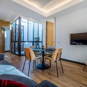 https://romero-suites-1.es-andalucia.com
